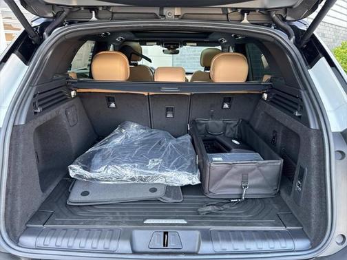 2025 Land Rover Range Rover Sport SE