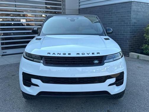 2025 Land Rover Range Rover Sport SE