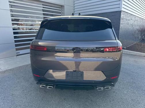 2025 Land Rover Range Rover Sport SE