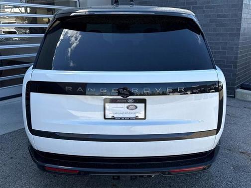 2025 Land Rover Range Rover P530 SE