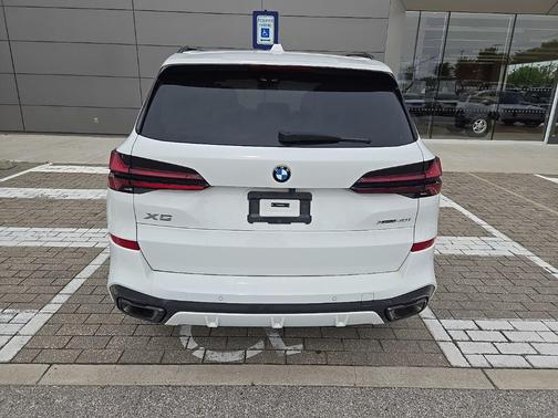 Alpine White 2024 BMW X5 xDrive40i