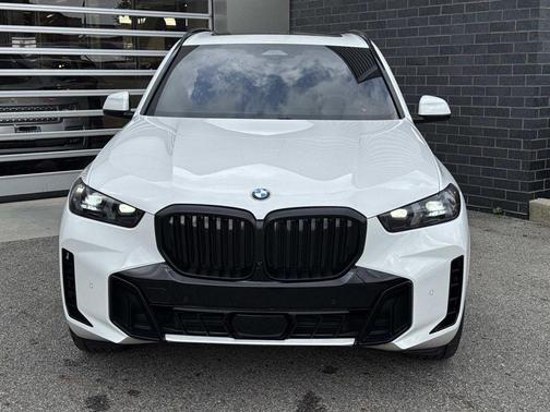Alpine White 2024 BMW X5 xDrive40i