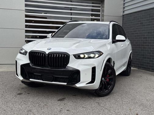 Alpine White 2024 BMW X5 xDrive40i