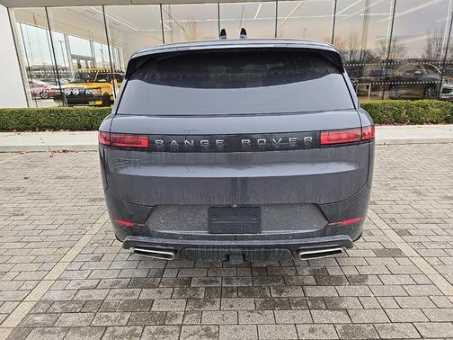 2025 Land Rover Range Rover Sport SE