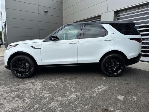 2025 Land Rover Discovery P300 Dynamic SE