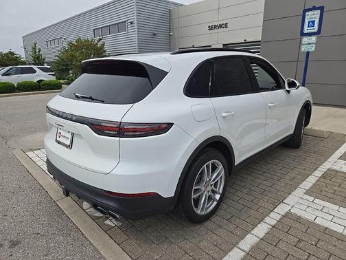 White 2023 Porsche Cayenne Platinum Edition