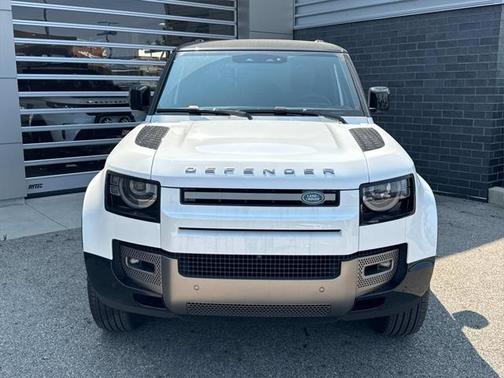 2025 Land Rover Defender 90 P400 X-Dynamic SE