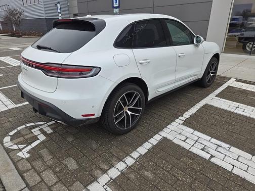 2024 Porsche Macan Base