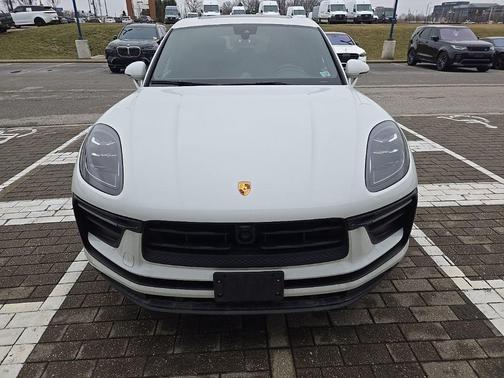 2024 Porsche Macan Base