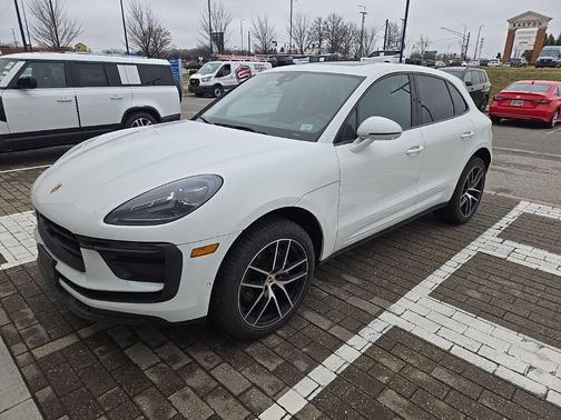 2024 Porsche Macan Base