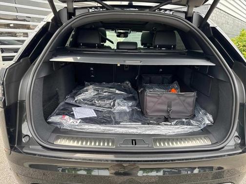 2026 Land Rover Range Rover Velar P400 Dynamic SE