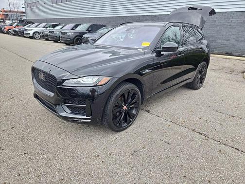2017 Jaguar F-PACE 35t R-Sport