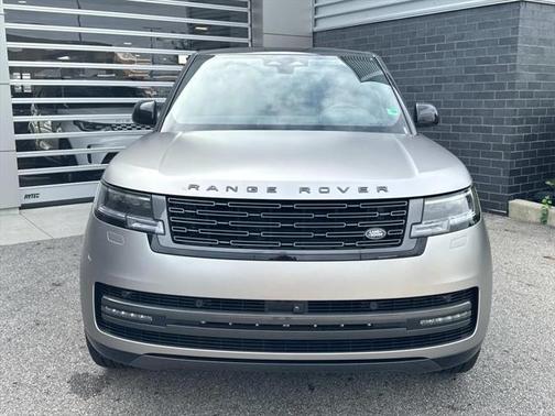 2025 Land Rover Range Rover P400 SE 7 Seat