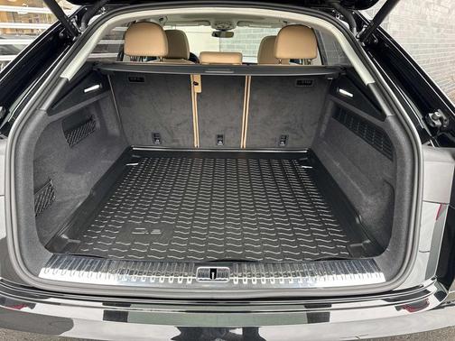 2025 Audi Q8 55 Premium Plus