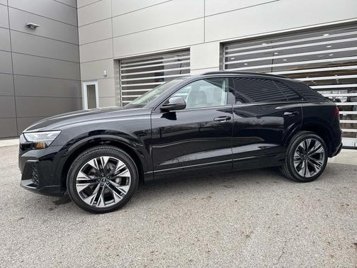 2025 Audi Q8 55 Premium Plus