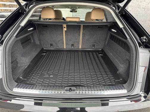 2025 Audi Q8 55 Premium Plus