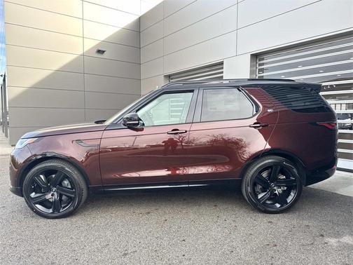 2026 Land Rover Discovery Tempest Edition