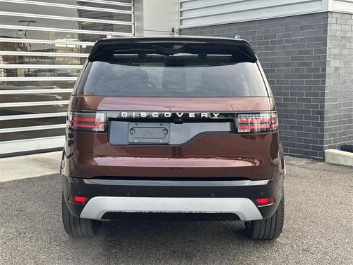 2026 Land Rover Discovery Tempest Edition