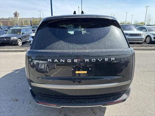 2025 Land Rover Range Rover P400 SE 7 Seat