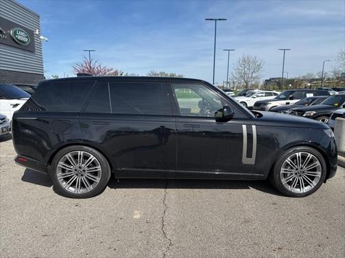 2025 Land Rover Range Rover P400 SE 7 Seat