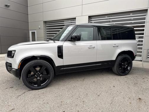 2026 Land Rover Defender P500 X-Dynamic SE