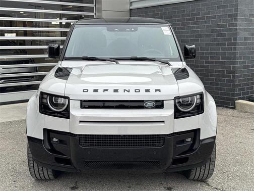 2026 Land Rover Defender P500 X-Dynamic SE