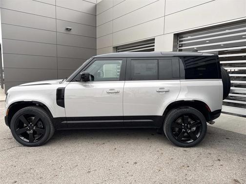 2026 Land Rover Defender P500 X-Dynamic SE