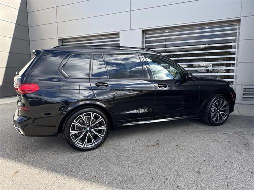 2022 BMW X7 xDrive40i