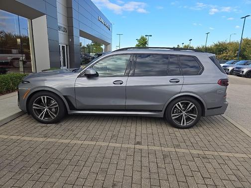 2025 BMW X7 xDrive40i