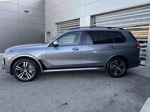 2025 BMW X7 xDrive40i