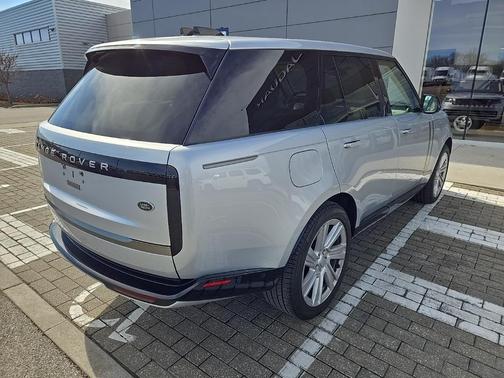 2023 Land Rover Range Rover P530 SE