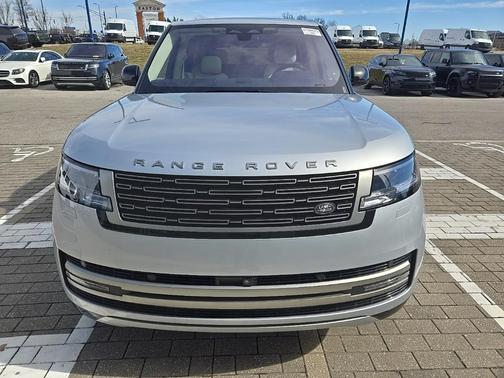 2023 Land Rover Range Rover P530 SE