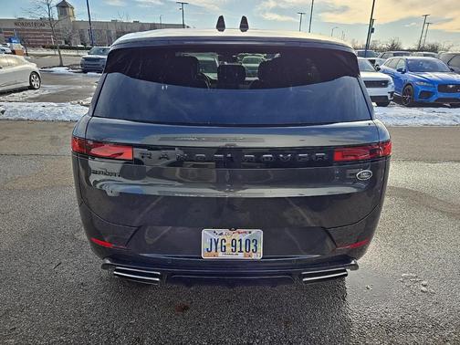 2023 Land Rover Range Rover Sport SE