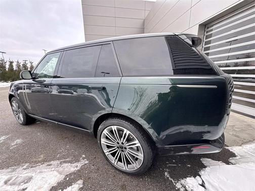 2026 Land Rover Range Rover P400 SE 7 Seat