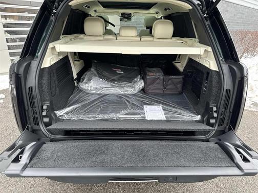 2026 Land Rover Range Rover P400 SE 7 Seat