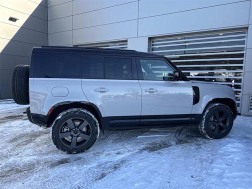 2026 Land Rover Defender X-Dynamic SE