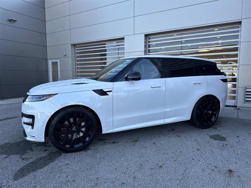 2025 Land Rover Range Rover Sport SE