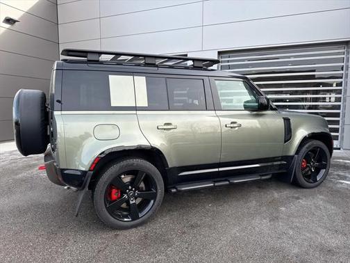 2025 Land Rover Defender 110 P400 X