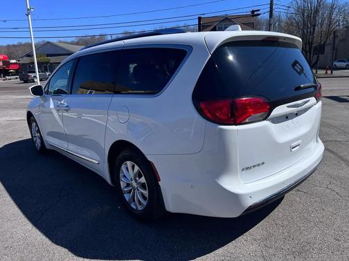 2018 Chrysler Pacifica Touring-L