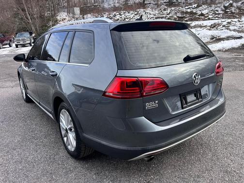 2017 Volkswagen Golf Alltrack TSI S
