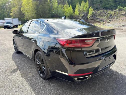 Aurora Black 2018 Kia Cadenza Premium