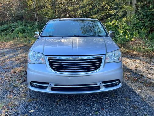 2012 Chrysler Town & Country Touring-L