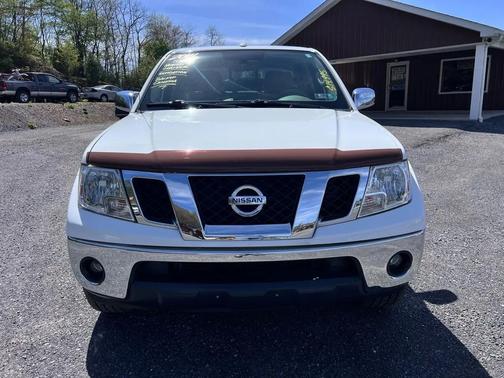 Glacier White 2014 Nissan Frontier SL
