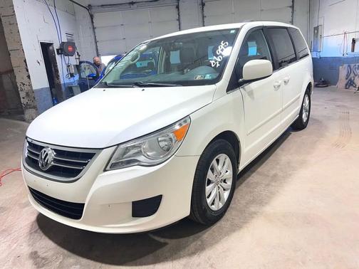 Calla Lilly White 2012 Volkswagen Routan SE