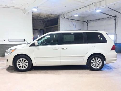 Calla Lilly White 2012 Volkswagen Routan SE