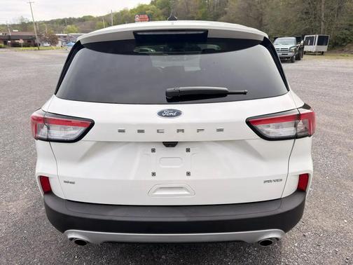 Pearl White 2021 Ford Escape SE