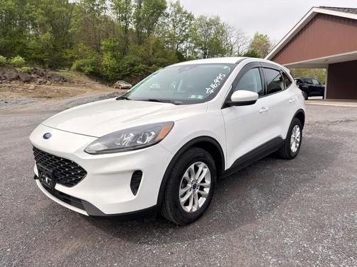 Pearl White 2021 Ford Escape SE