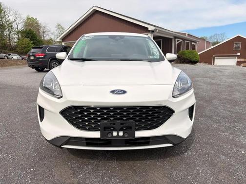 Pearl White 2021 Ford Escape SE