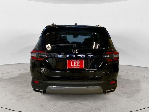 Crystal Black Pearl 2026 Honda Pilot Elite