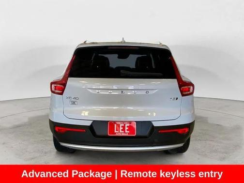 2020 Volvo XC40 T5 Momentum